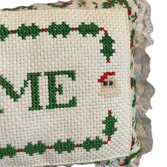 Vintage Christmas Welcome cross stitch pillow wall hanging - Picture 4 of 7